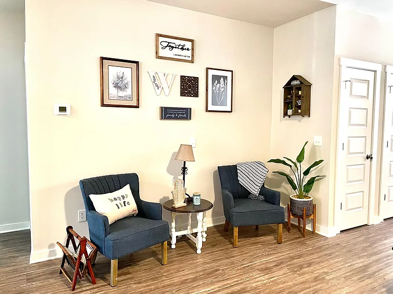 420 Edgebrook Dr SW — Photo 9
