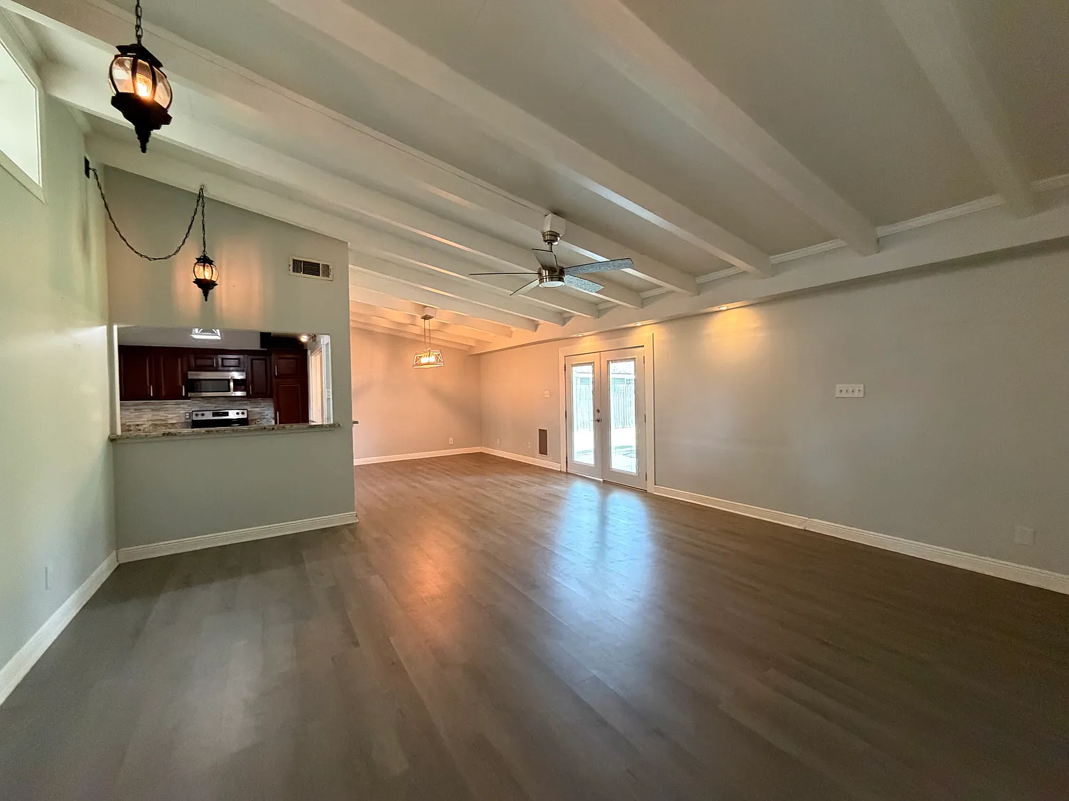 4 bed, 1735 sqft, $2,400 — Photo 4
