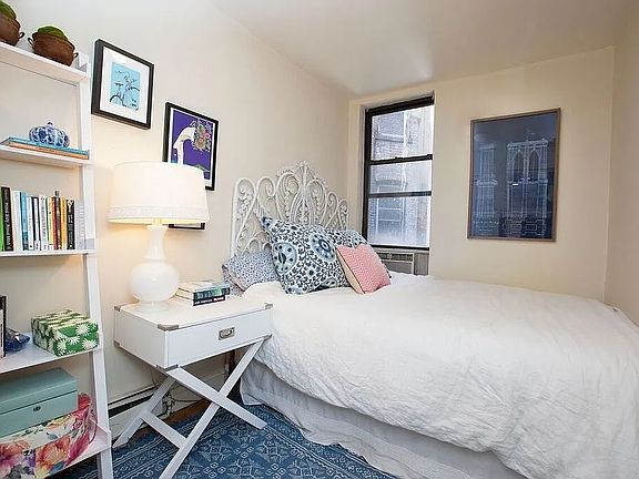 4th image of 144 Sullivan St APT 4