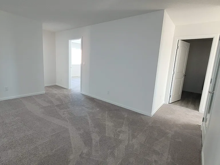 40 Carringham Gate NW #M — Photo 13
