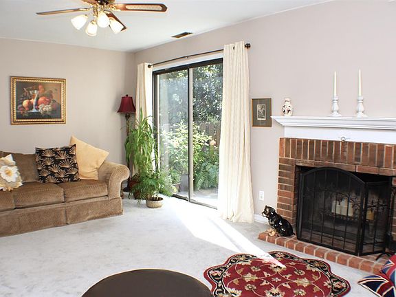 4th image of 223A Village Ln