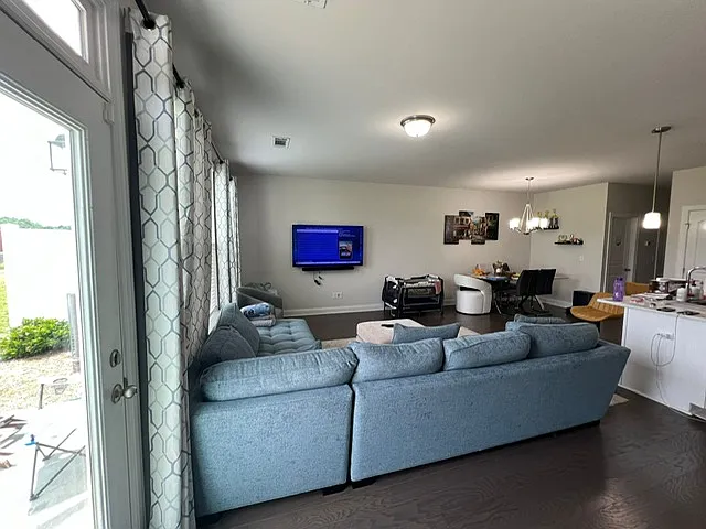 269 Netherlands Blvd — Photo 4