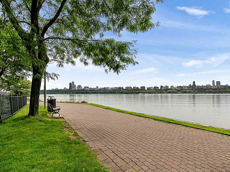 River Club Apartments — Photo 38