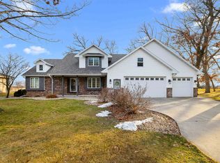 4175 Twilight Ct, Oshkosh, WI 54904