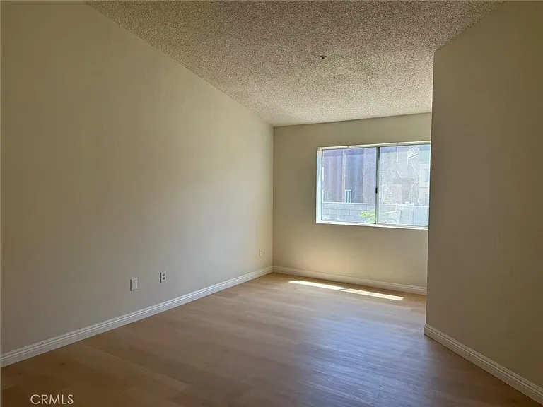 11829 Aurora Ct — Photo 13