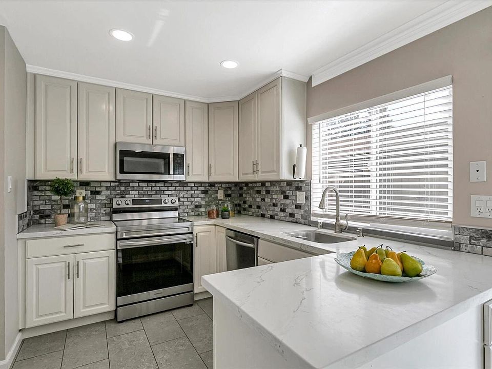 1st image of 5395 Palm Grove Ct