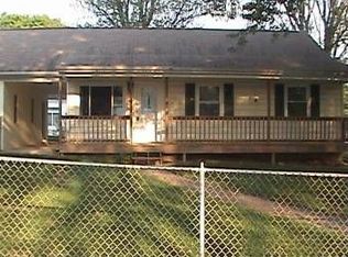 1835 Stanley Pl, Falls Church, VA 22043