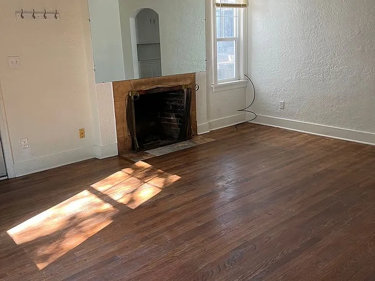 480 NE Maiden Ln — Photo 11