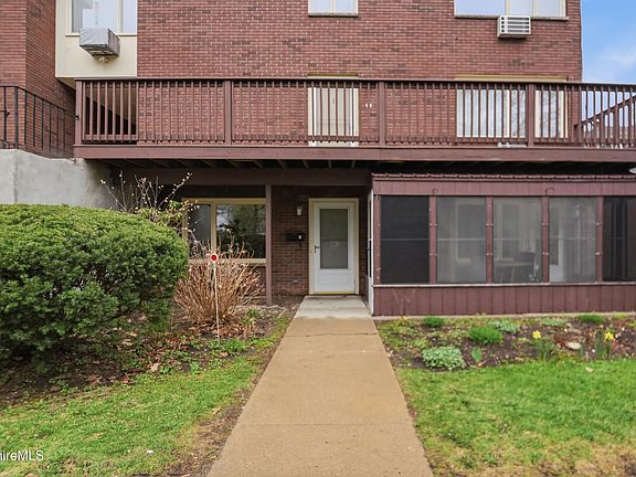 3rd image of 1 Colt Rd APT 1