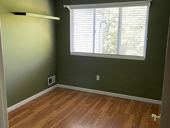 5th image of 804 Willowbrook Rd #A