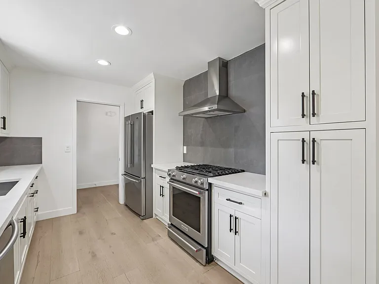 1175 Bodega Dr — Photo 6