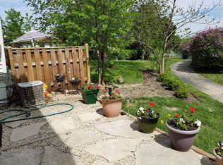 369 Willow Tree Ct, Hoffman Estates, IL 60169