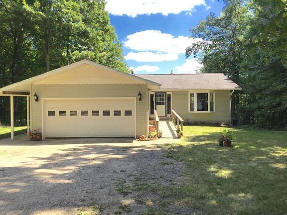 2nd image of 21465 Forest Lake Dr