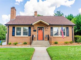 1058 4th St NE, Hickory, NC 28601