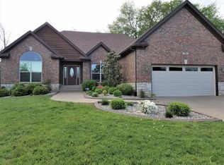 151 N Cole Ridge Dr, Shepherdsville, KY 40165