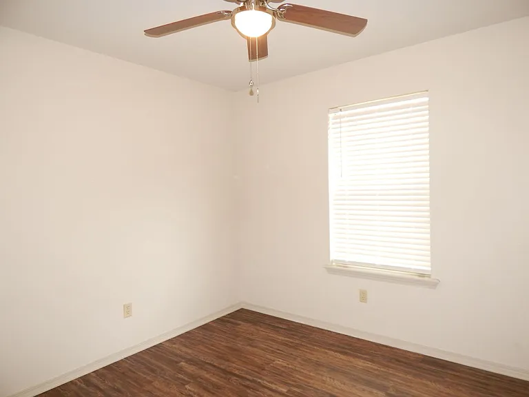 10074 Wooded Way — Photo 15