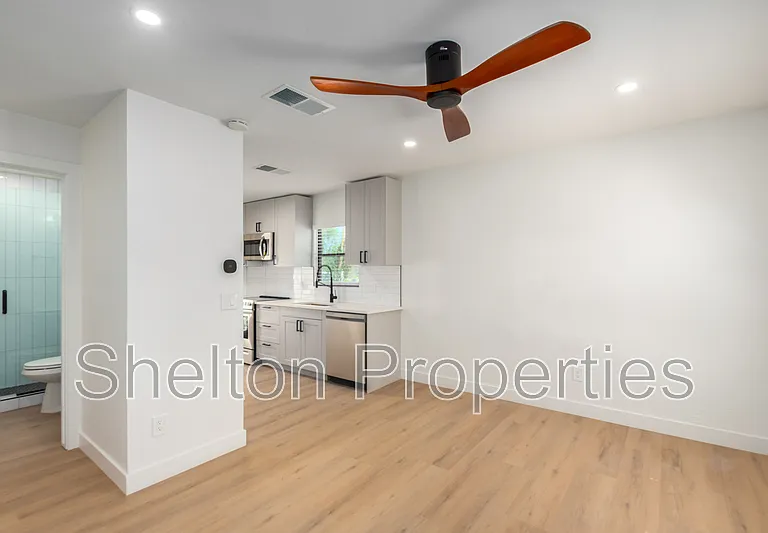616 N 10th Ave #H — Photo 4