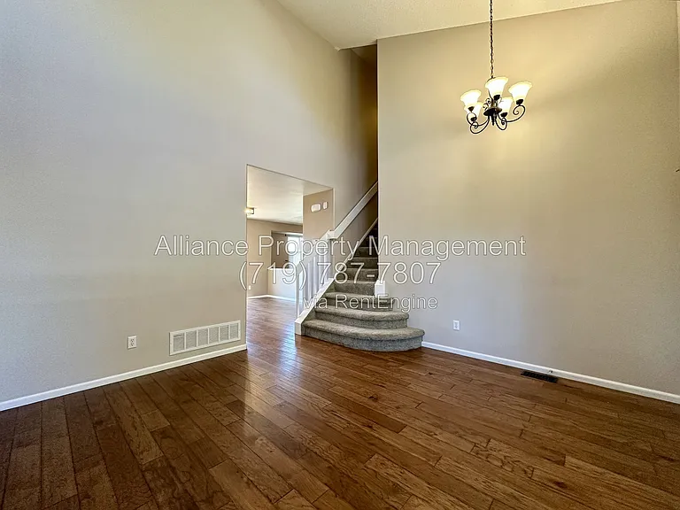 965 Piros Dr — Photo 3