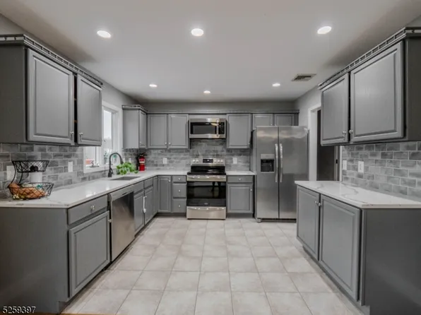 54 Rose Morrow Rd, Wantage Twp., NJ 07461