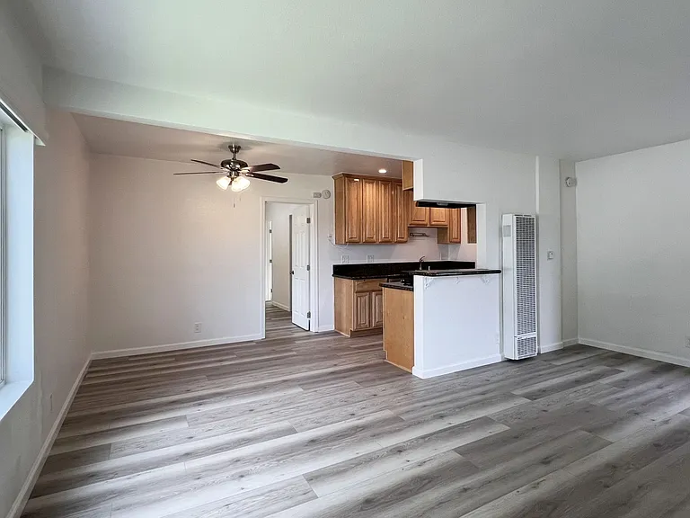 2642 W Porter Ave #12 — Photo 8