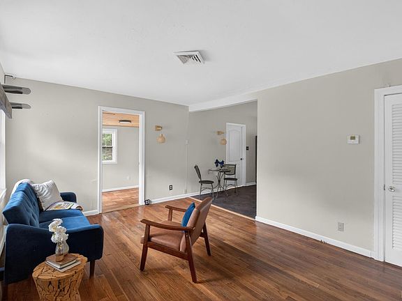 5th image of 1481 Winesap Rd