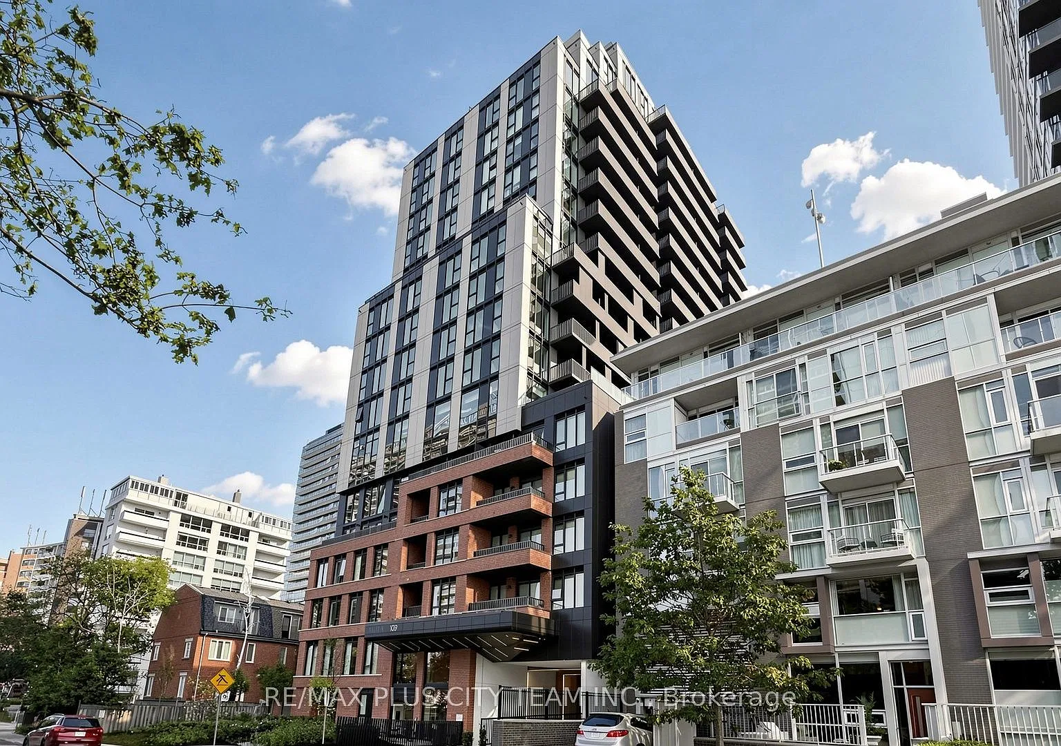 3 bed, $4,400 — Photo 1