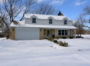 1557 Chickasaw Dr, Naperville, IL