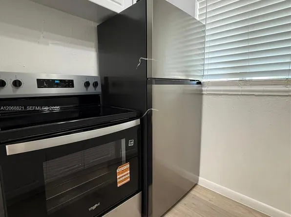 10 NW 77th St APT 3, Miami, FL 33150