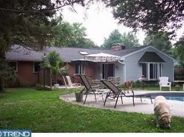 4109 Jackson Dr, Lafayette Hill, PA 19444