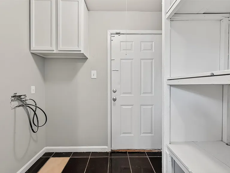 2446 Mayview Dr — Photo 19
