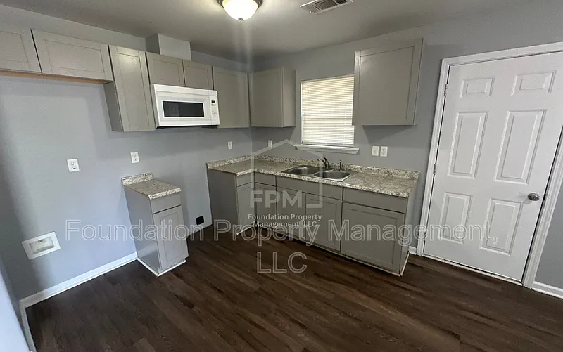 4 bed, 2.0 bath, 1273 sqft, $1,695 — Photo 3