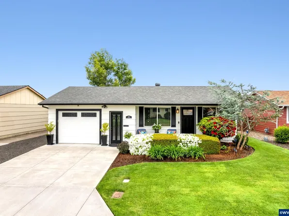 440 S Cascade Dr, Woodburn, OR 97071