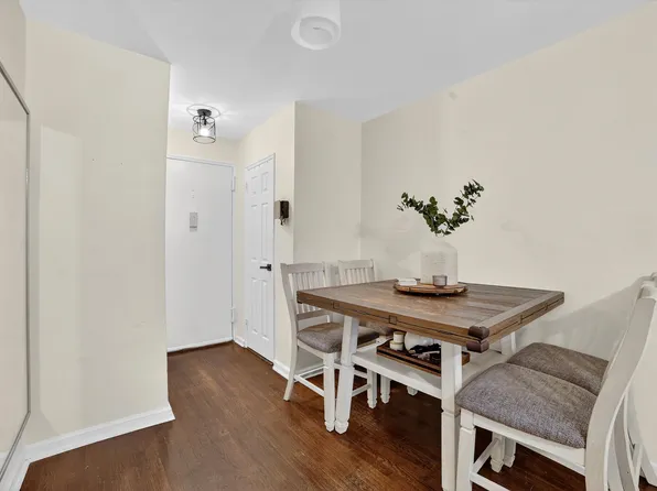 6495 Broadway image 11 of 32