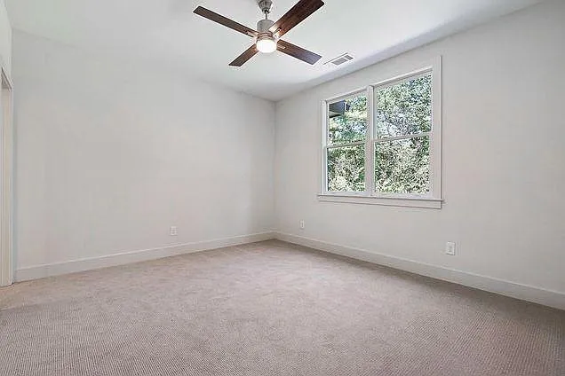 6447 Vernon Woods Dr — Photo 8