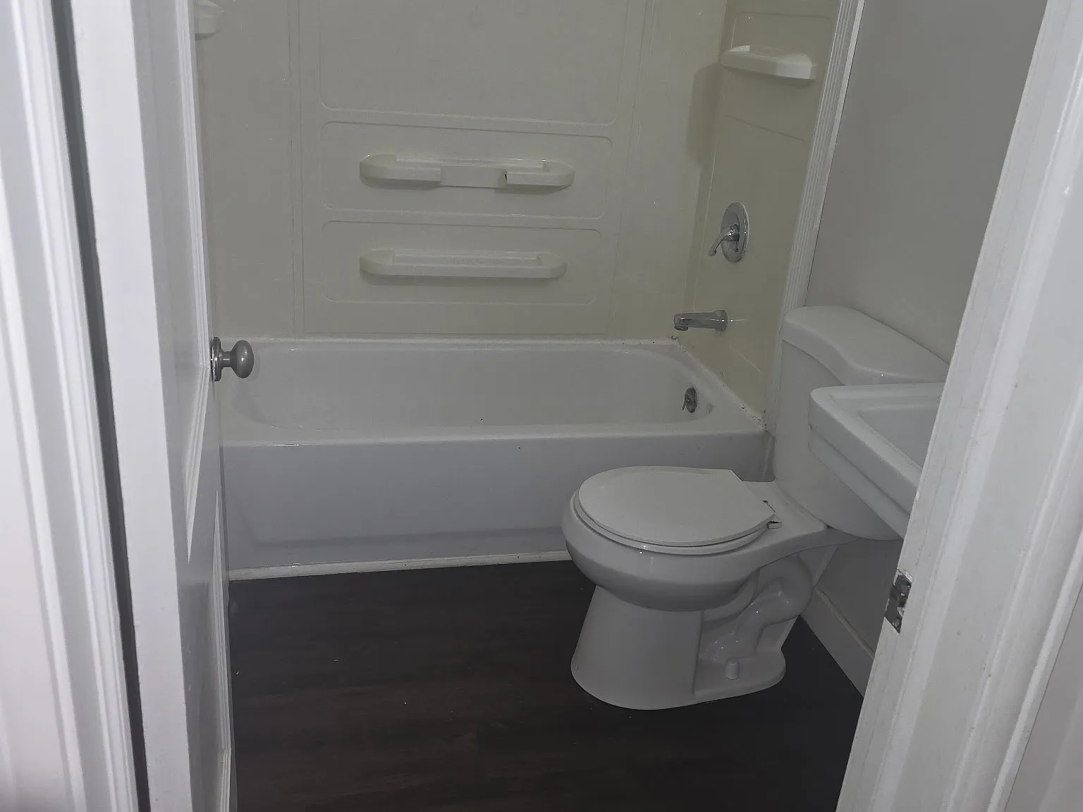 3 bed, 1000 sqft, $1,595 — Photo 3