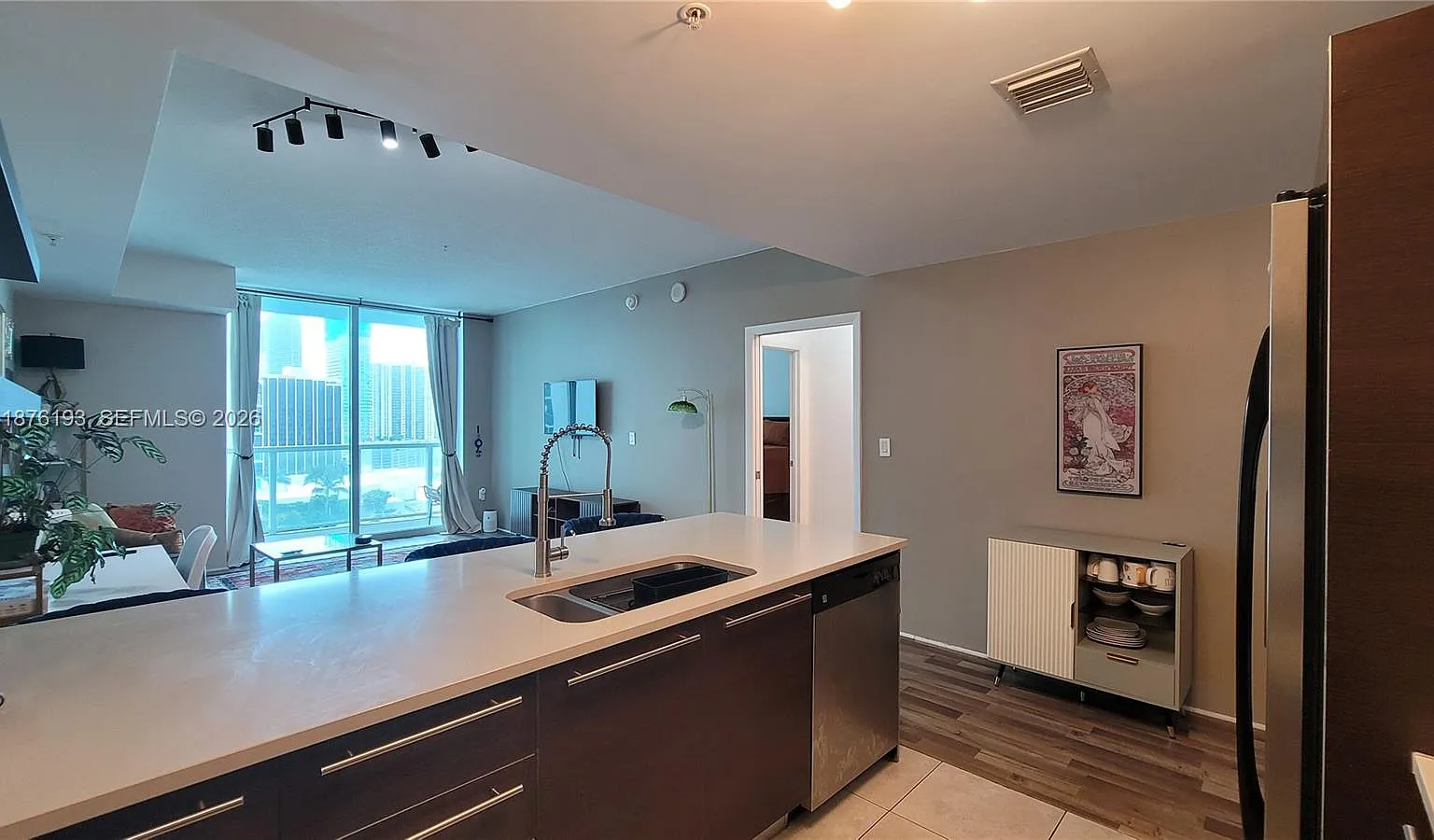 Quantum On The Bay Condo — Photo 2