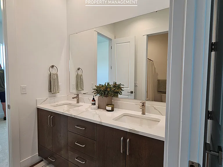 1220 W Grassland St — Photo 34