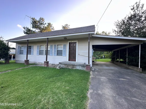 406 Oak St, Mendenhall, MS 39114