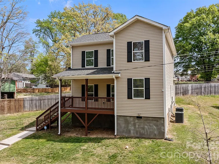 3130 Celia Ave — Photo 2
