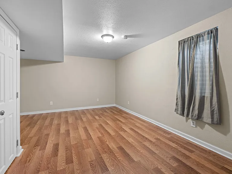 2203 Beech Ct — Photo 4