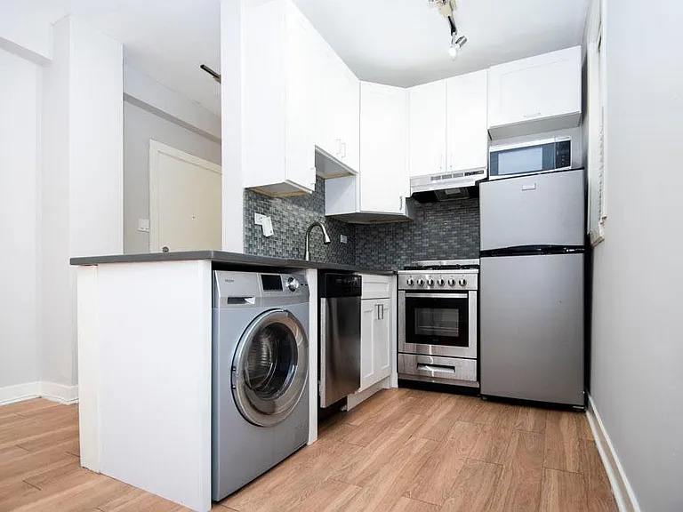 511 W Belmont Ave #28 — Photo 1