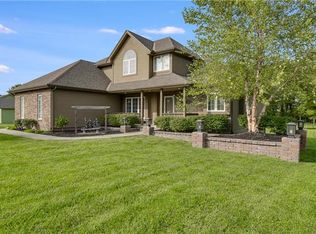 1601 Deer Run Rd, Oak Grove, MO 64075