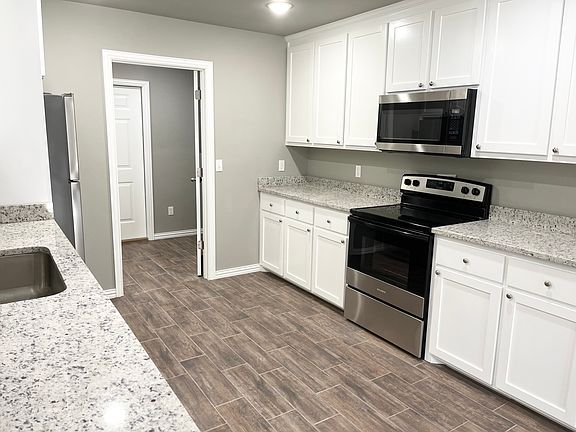 5th image of 504 S 14th Ave
