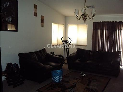 3rd image of 4325 Red Blanket