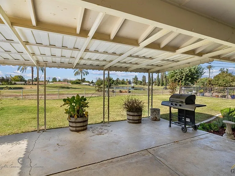 701 Cherry Hills Dr — Photo 14