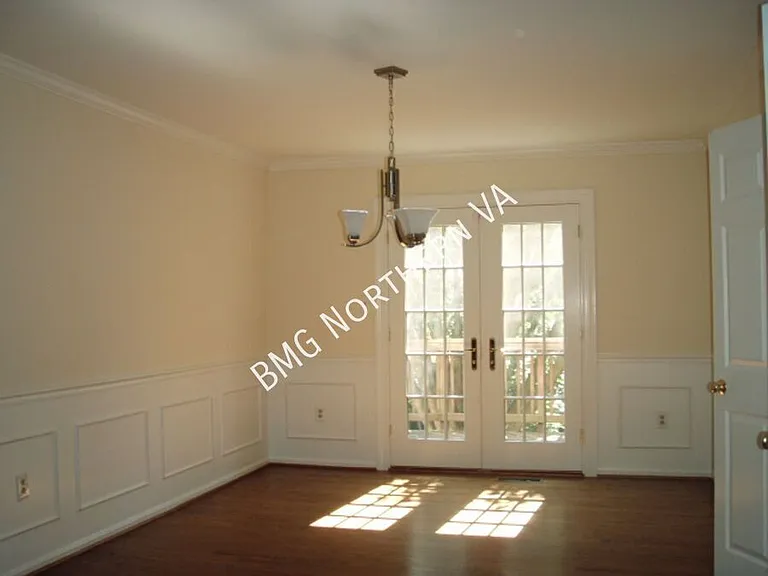 2105 Kings Garden Way — Photo 9