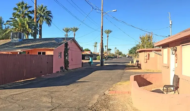 6445 W Maryland Ave — Photo 24