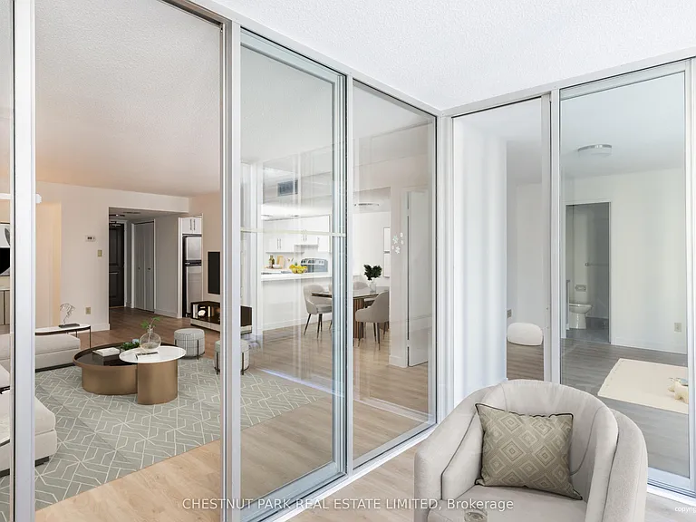 30 Wellington St E #1006 — Photo 1