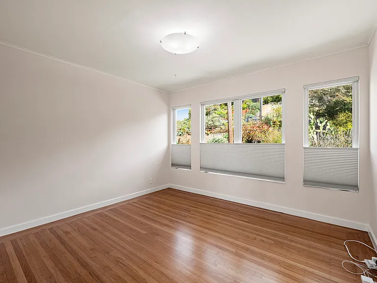 41 Saturn St — Photo 25