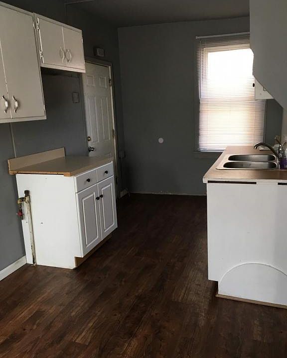 1st image of 2258 W 21st Pl APT 1R